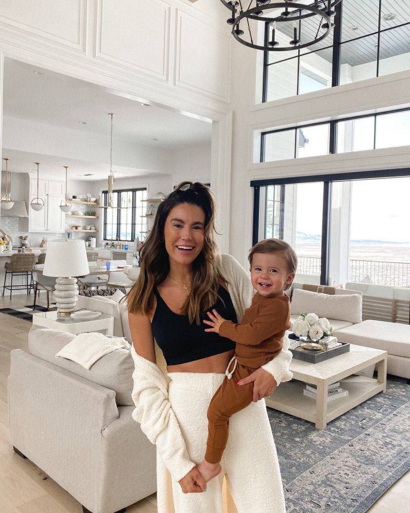 3 LOUNGEWEAR FINDS I’M LIVING IN